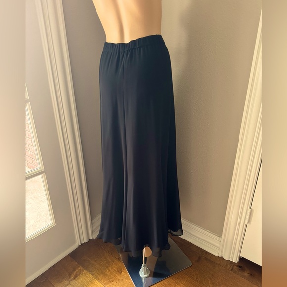 Polo Ralph Lauren black silk flowing skirt. Size 12. Beautiful flow. - Picture 2 of 5